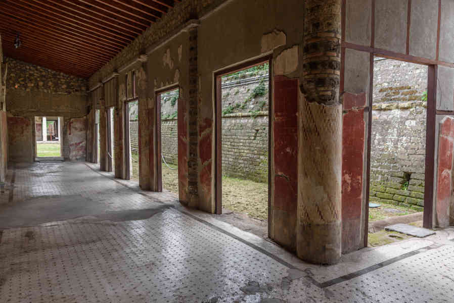 303 - Italia - Torre Annunziata - Villa Oplontis o Villa Poppea - Porticado.jpg